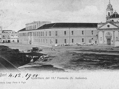 Rosetta nacque a Milano nel 1896 ma si trasfer� a Bari in tenera et�. Il padre Gerolamo, maresciallo di fanteria, fu infatti trasferito nella Caserma Puglie, poi intitolata a Domenico Picca